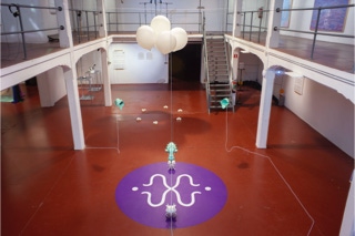 Photos Exposition ‘Sit Back, Relax & Enjoy the Apocalypse’ Jordan Edge’s sonic sculptures ‘Non Human Sonic Entities’  & ‘Seppelin’ by Seppe De Roo