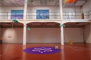 Photos Exposition ‘Sit Back, Relax & Enjoy the Apocalypse’ Jordan Edge’s sonic sculpture ‘Non Human Sonic Entities’ & Paintings ‘The Ascetics’  Seppe De Roo